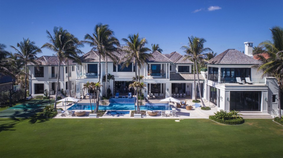 Elin Nordegren bought the luxurious mansion with the money she took from divorcing Tiger Woods