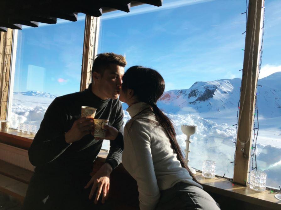 Cristiano Ronaldo and Georgina Rodriguez share a kiss in mountains