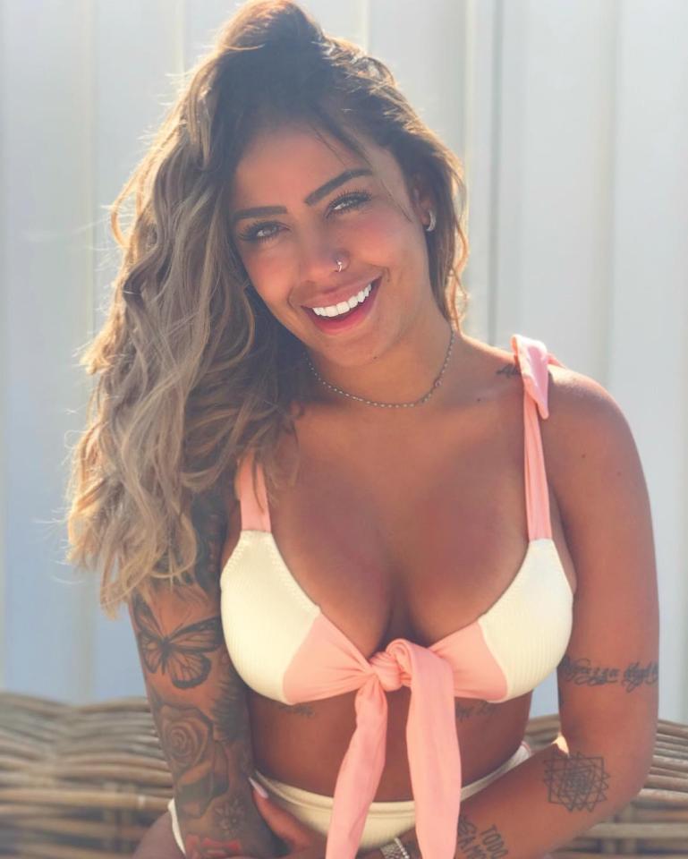  Neymar's sister Rafaella is a hit on social media with 4million followers