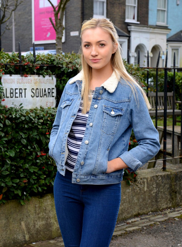 Tilly Keeper plats schoolgirl Louise Mitchell in EastEnders