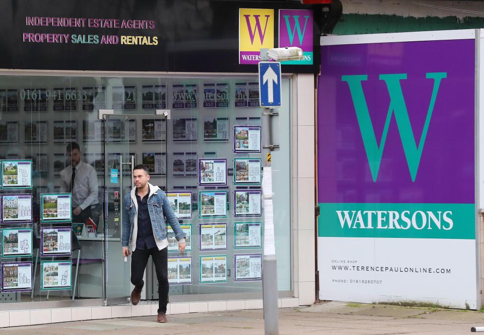  The shamed Coronation Street actor was visiting an estate agents