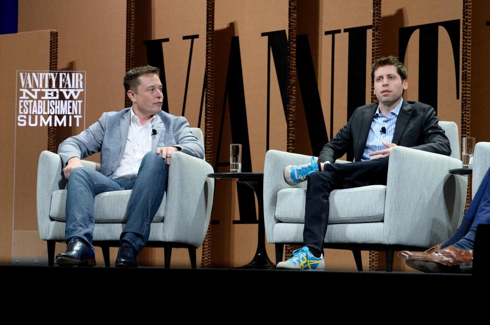  Elon Musk (L) and Sam Altman (R) cofounded OpenAI together