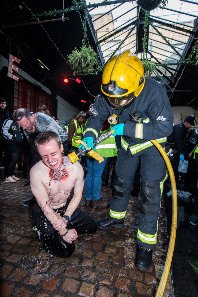 The drill saw emergency services treat the injuries with water