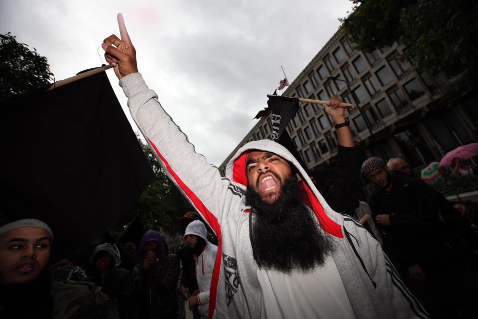  Muslims protest outside the US Embassy in London