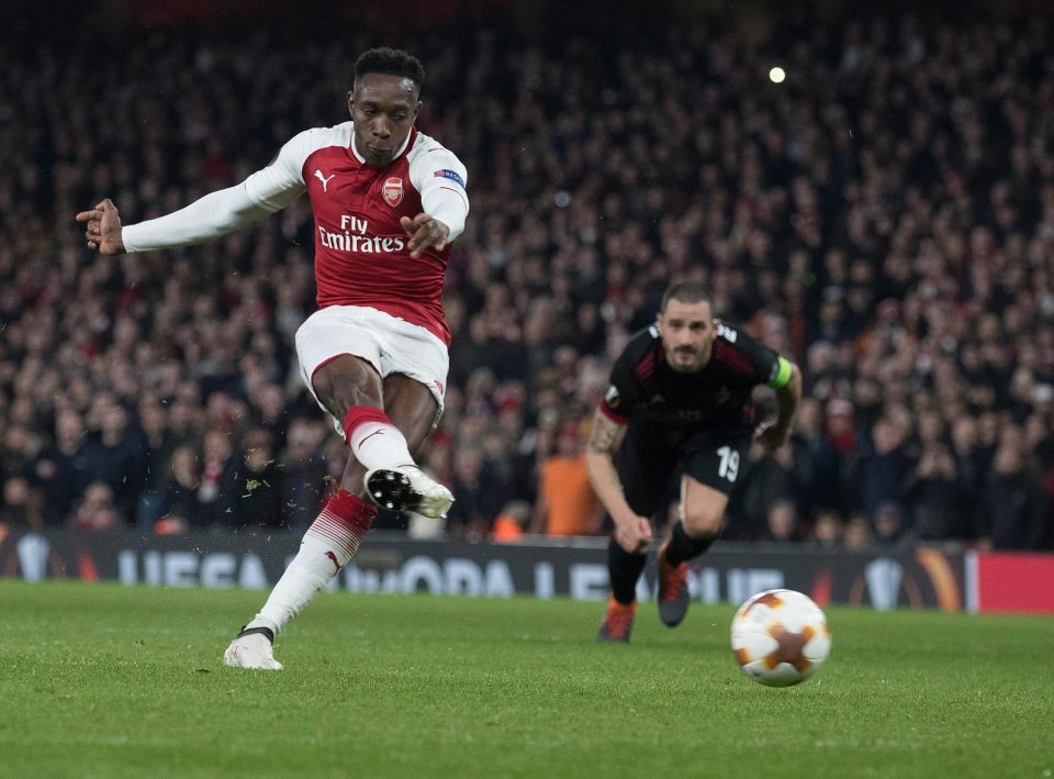  Danny Welbeck scored the resulting penalty to level the game