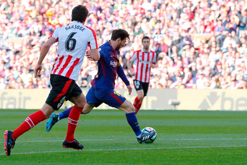  Lionel Messi doubled Barca's lead Athletic Bilbao with a fine strike from distance