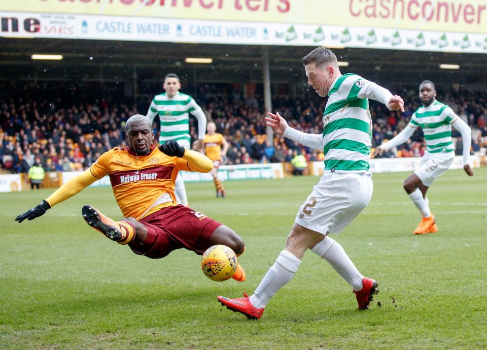  Celtic could only muster a 0-0 draw at Motherwell, but remain 10 points clear at the top