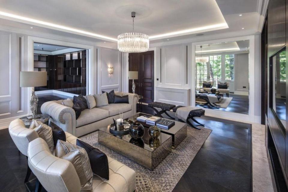  Pierre-Emerick Aubameyang's luxurious living room provides plenty of space for guests to relax