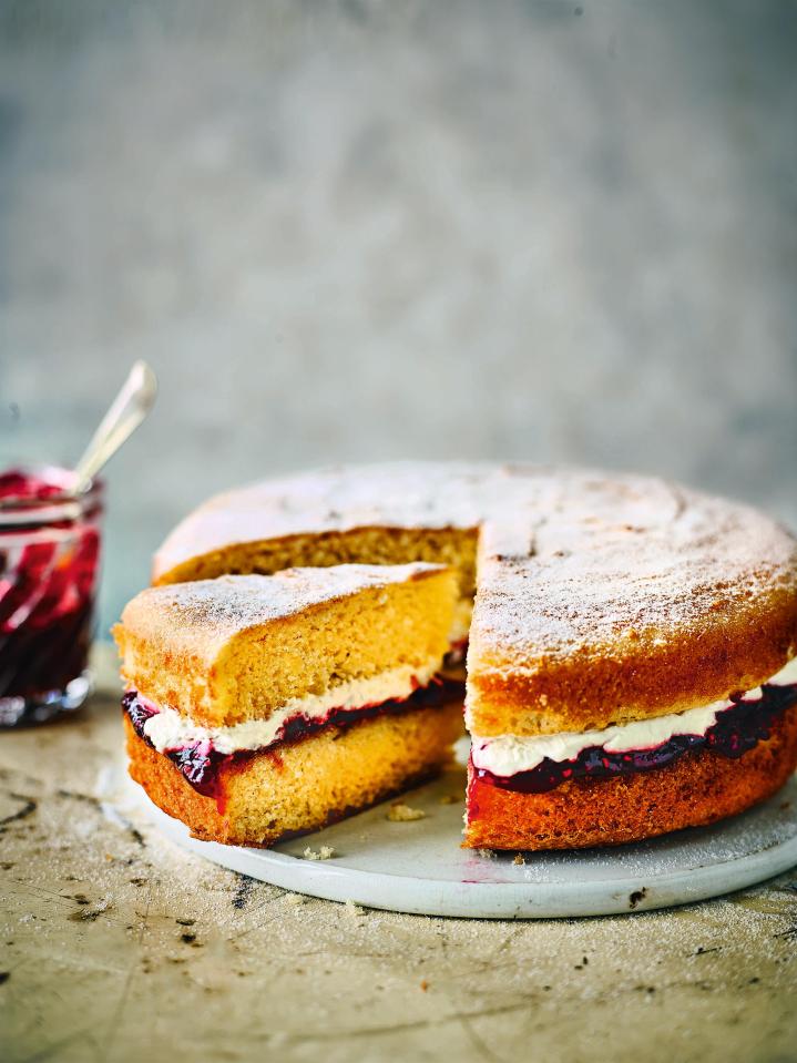  You and your loved ones can tuck into this sumptuous Victoria sandwich as a special Easter treat