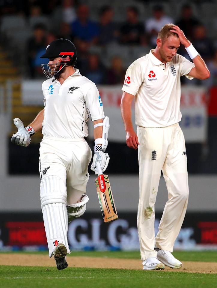  New Zealand lead by 117 runs in the First Test after their dominant display at Eden Park