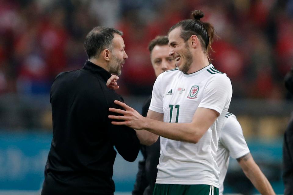  Giggs congratulates Bale after his sublime hat-trick against China