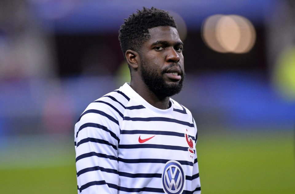  Samuel Umtiti was asked about his links to Manchester United on France duty