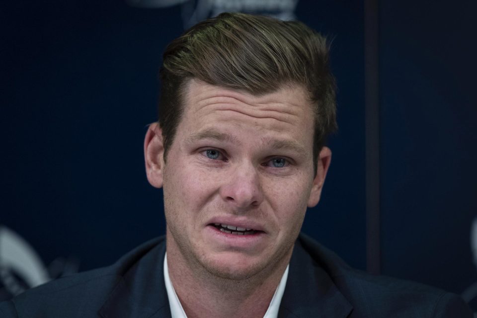  Steve Smith's eyes were red with tears during his public apology