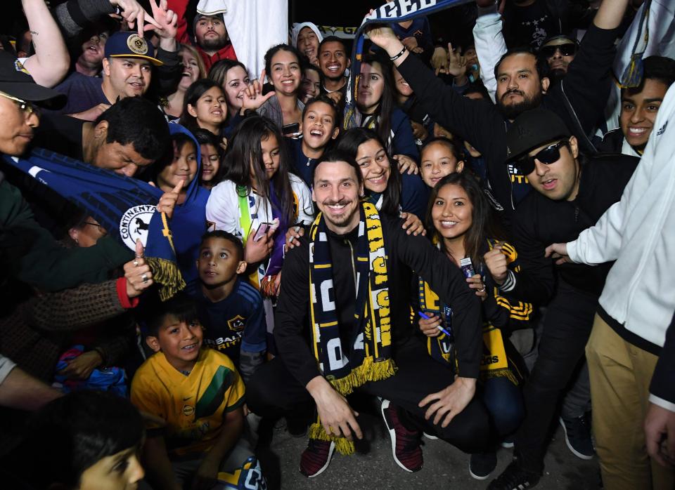  Zlatan was mobbed upon his arrival in LA with fans all eager to meet the legendary striker