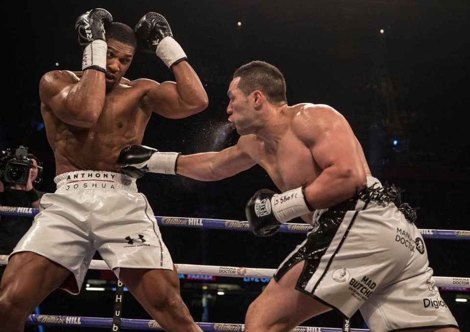  Joseph Parker, as the lighter fighter, tries to utilise his speed