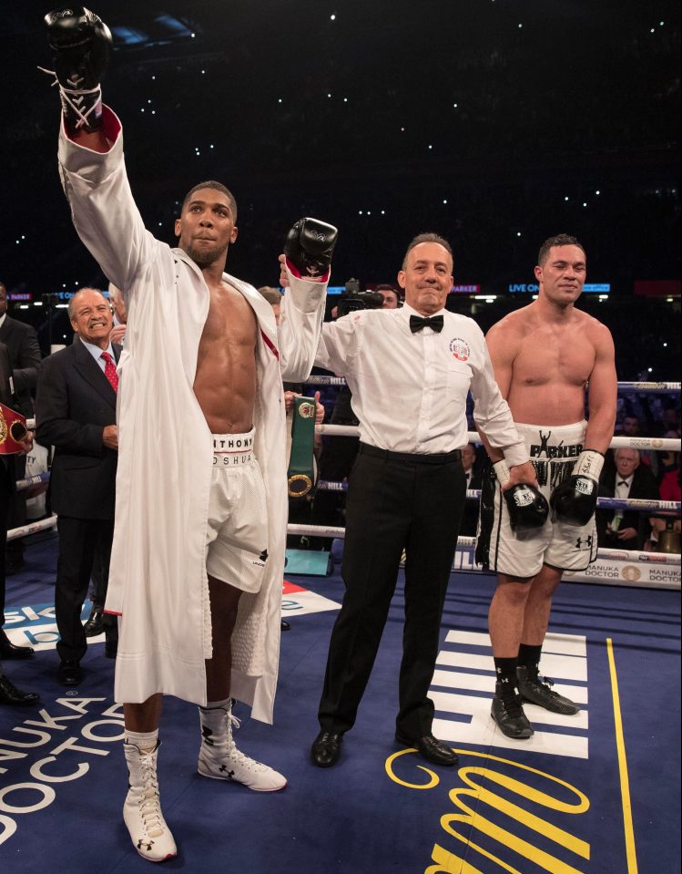  Anthony Joshua is crowned winner by Italian referee Giuseppe Quartarone