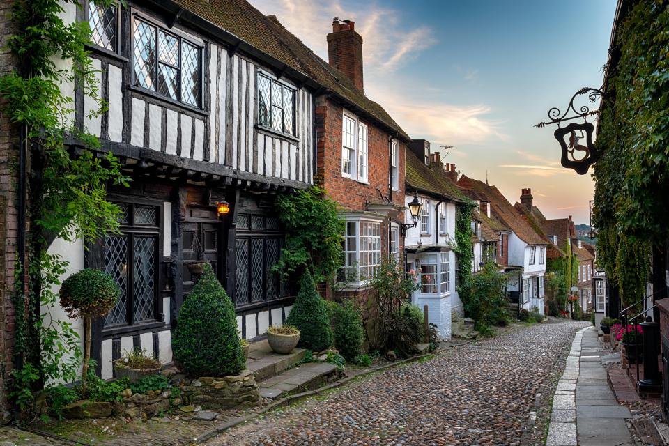  Take a quick stop for the Instagram at the medieval houses on Mermaid Street in Rye