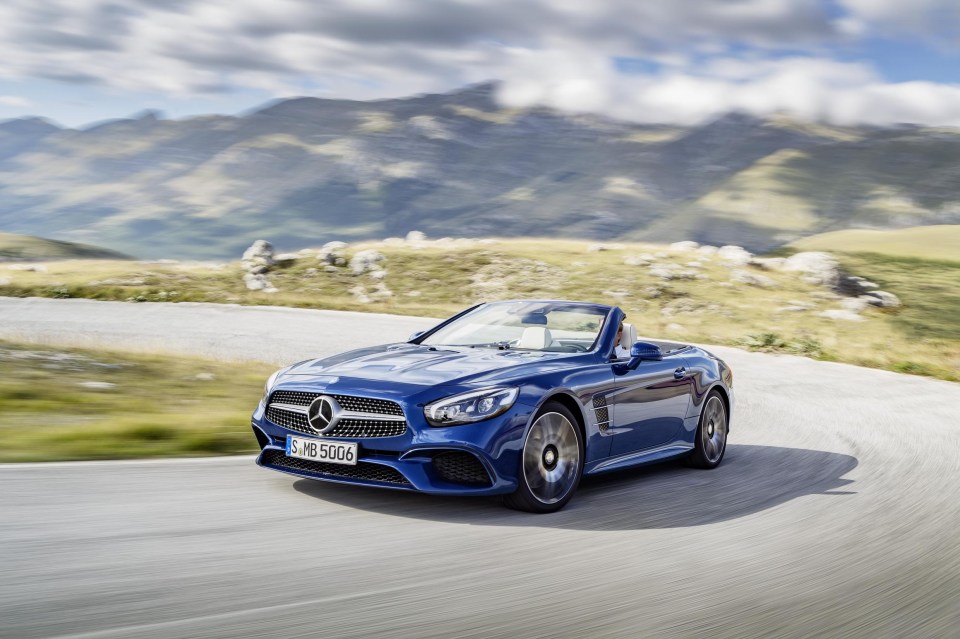 Even more expensive sports cars like the Mercedes SL 400 AMG are being offered at massively discounted prices