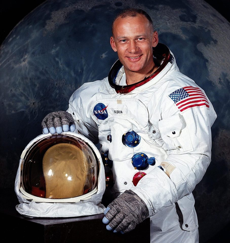  Apollo 11 astronaut Buzz Aldrin reportedly passed a lie detector test over claims he saw a UFO