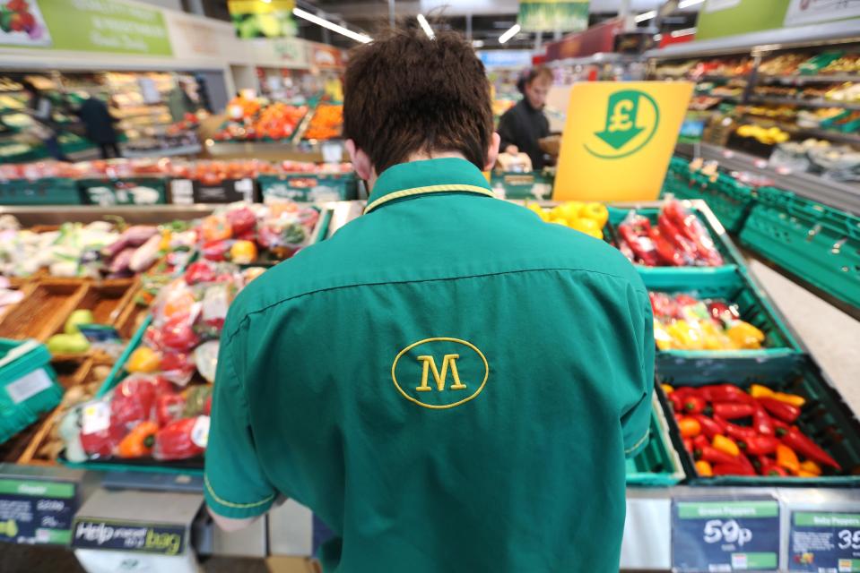  Morrisons are going to trial removing plastic wrapping from their fruit and veg