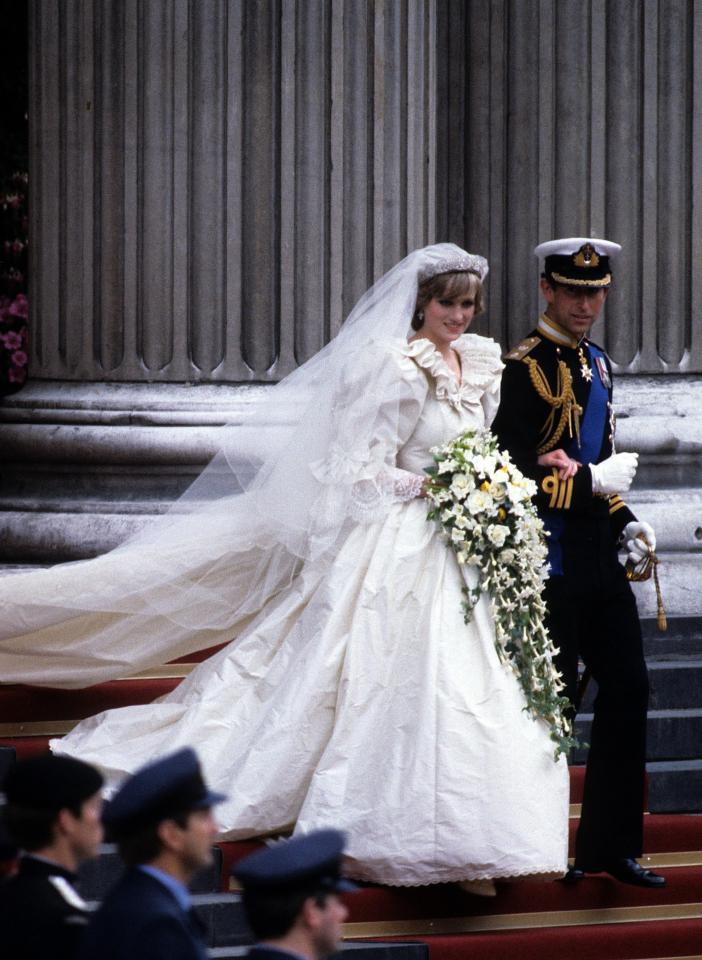  Princess Diana carried a big cascading bouquet including the myrtle from Queen Victoria's garden