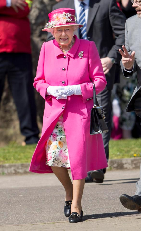  The Queen always wears colourful outfits in order to stand out for the crowd