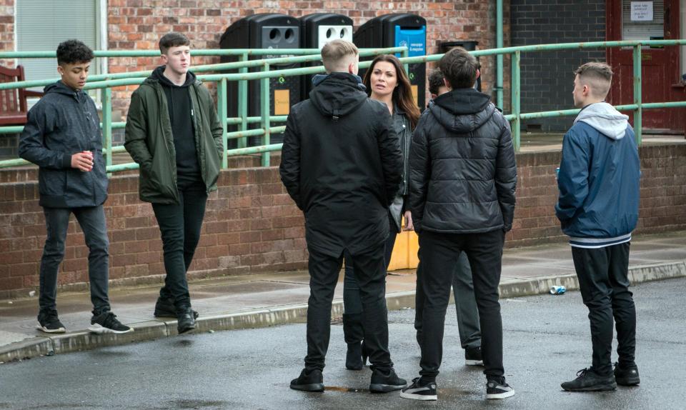  Simon Barlow's wicked way emerge in 2018 when he joins a gang that mug Audrey Roberts