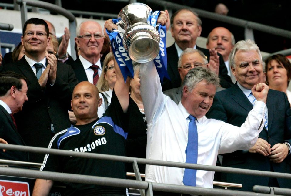  Ray Wilkins was assistant boss when Guus Hiddink led Chelsea to FA Cup glory