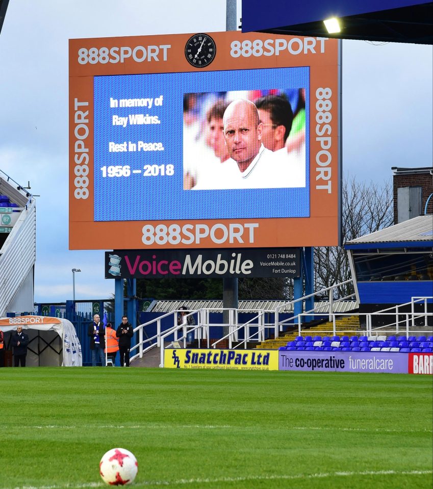  Players pay tribute to Ray Wilkins before FA Youth Cup semi-final between Chelsea and Birmingham