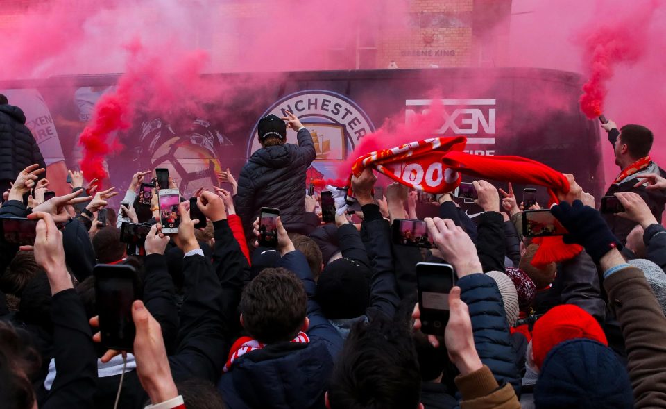  Liverpool fans attacked the Manchester City team bus on Wednesday