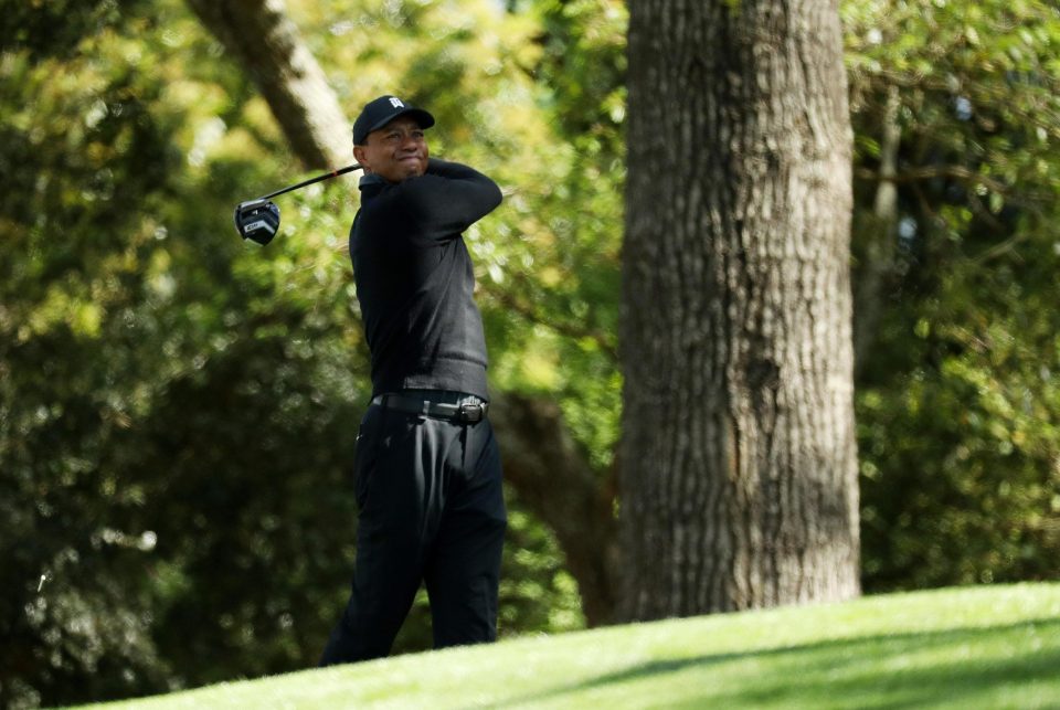  Tiger Woods hit a one-over-par 73 on Thursday at Augusta