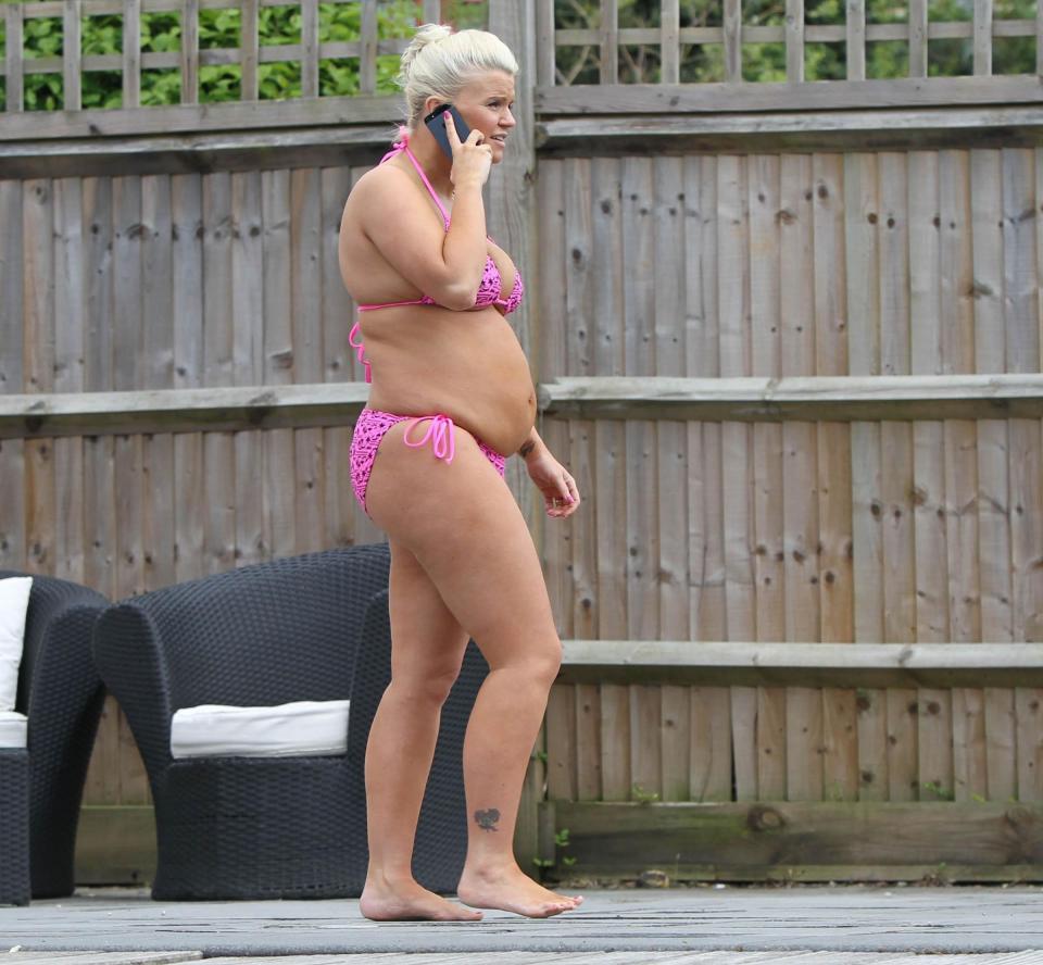  Once so healthy... Kerry's flabby tummy as seen above in 2014 is a thing of the past