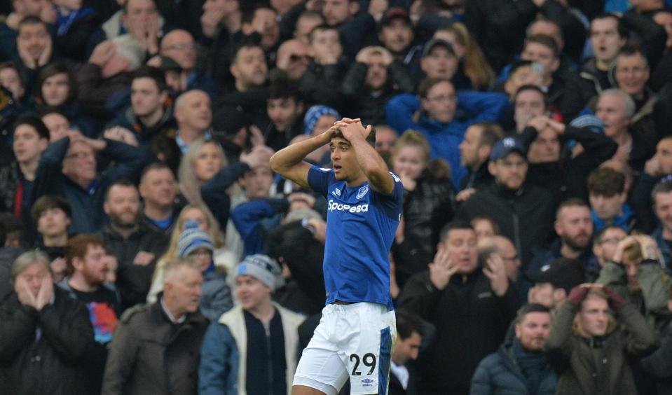  Dominic Calvert-Lewin had a glorious chance to win the Merseyside derby late on, but spooned an effort high and wide