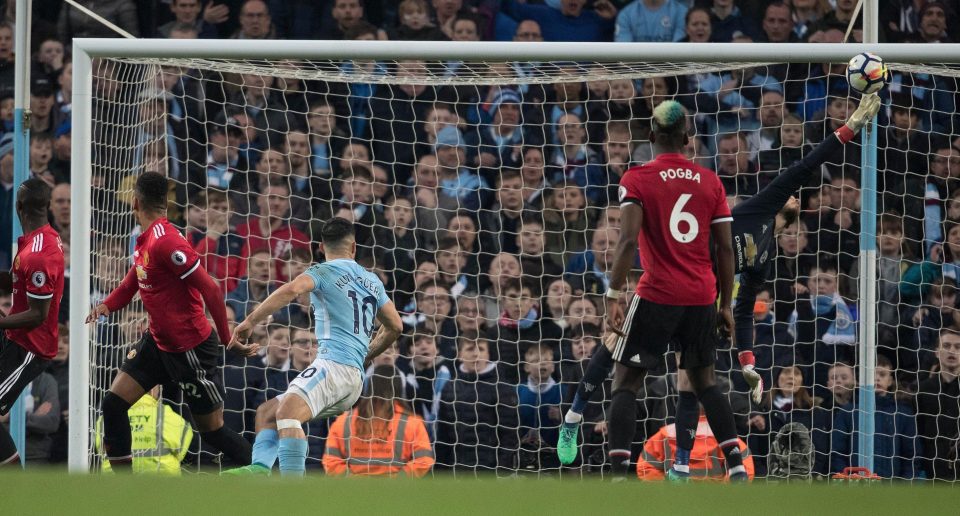  De Gea's save from Aguero in the Manchester derby was one of the stops of the season