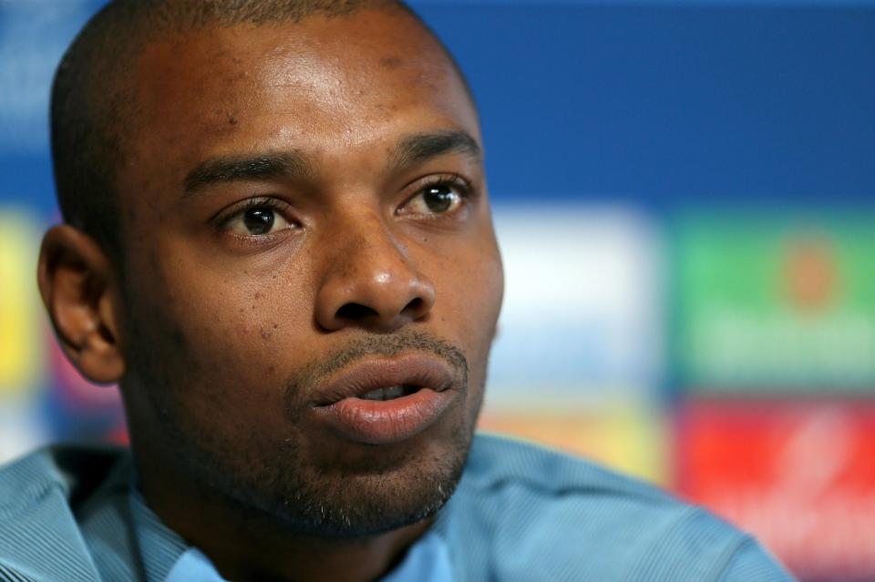  Manchester City midfielder Fernandinho has branded Liverpool as a "long ball" side ahead of the Champions League clash