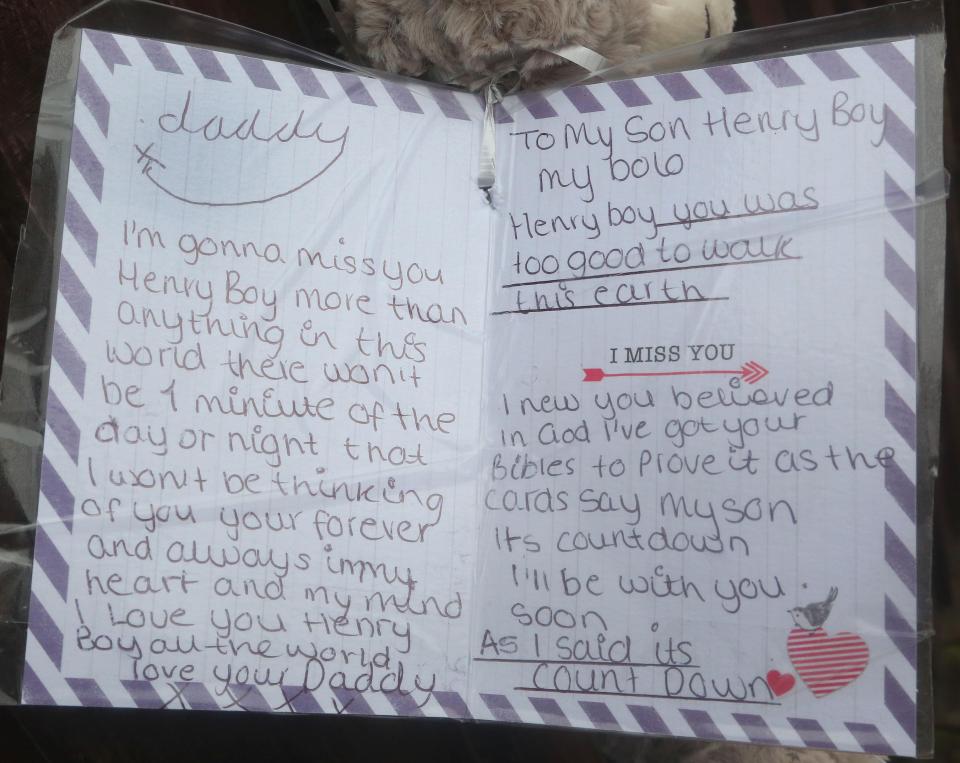  Henry Vincent's travelling community laid flowers and left notes in the street where he died trying to burgle a pensioner