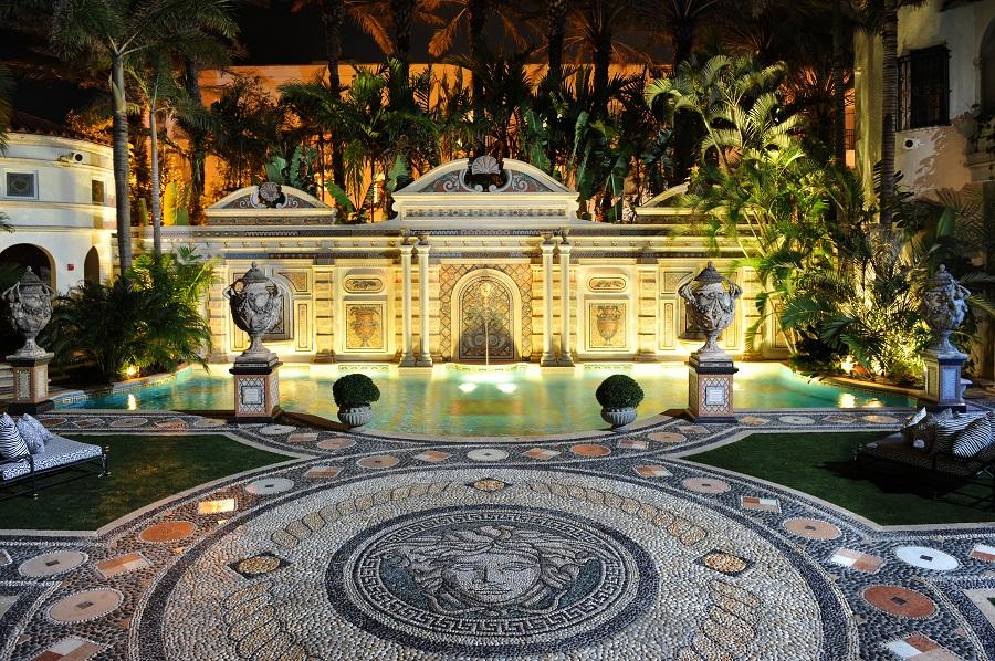  Stunning pictures from inside Versace's mansion have been revealed