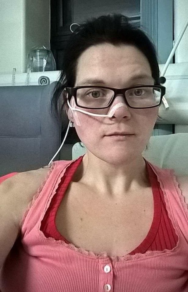  Becky Crawford is convinced she 'starved' her baby to death due to having a gastric bypass