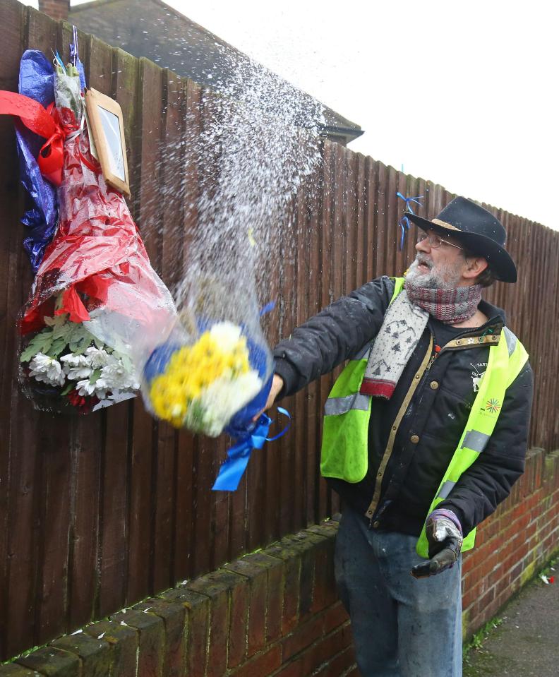  Livid local Iain Gordon destroyed the tribute to 'scumbag' Vincent who had threatened pensioner Richard Osborn-Brooks in his home