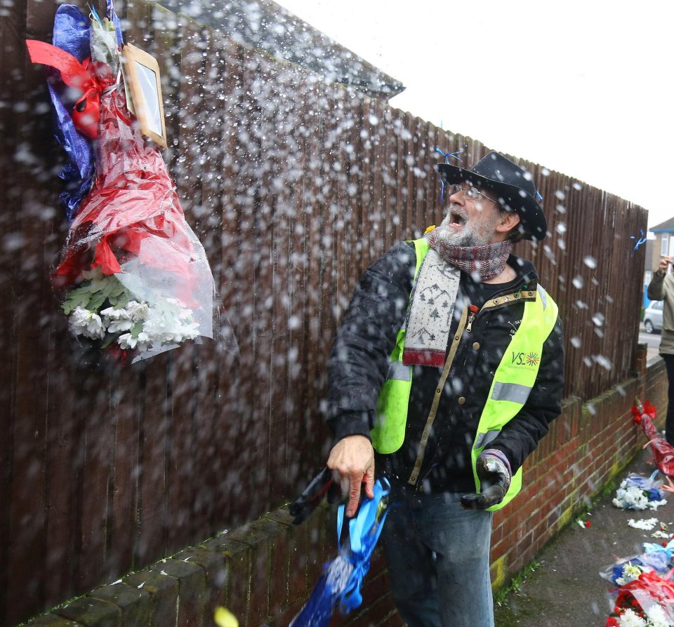  Burglar Henry Vincents relatives had pinned up a mass of flowers and messages in memory of Vincent who was stabbed to death by the OAP after breaking into his home on April 4