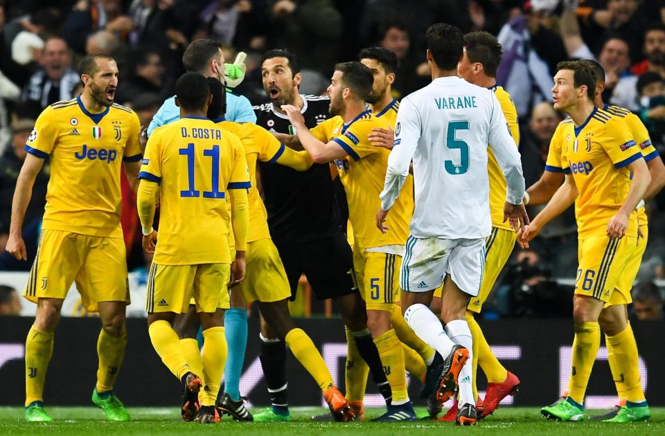  Led by Gianluigi Buffon, Juventus players fume over last-minute penalty award