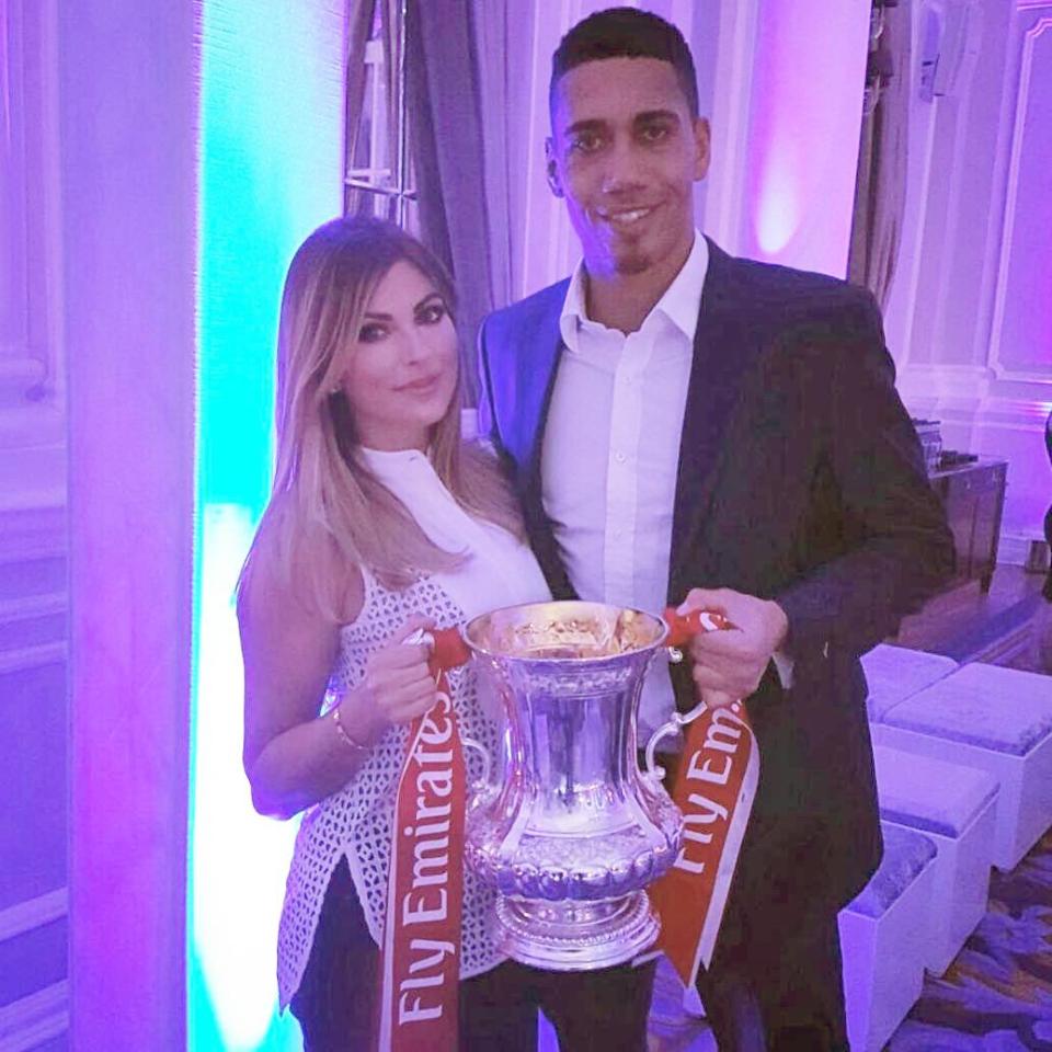  Chris and Sam Smalling pose with the 2016 FA Cup