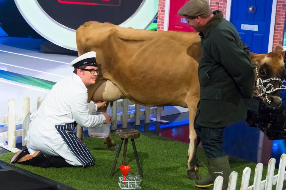  Alan Carr milks a cow on Friday's I Don’t Like Mondays