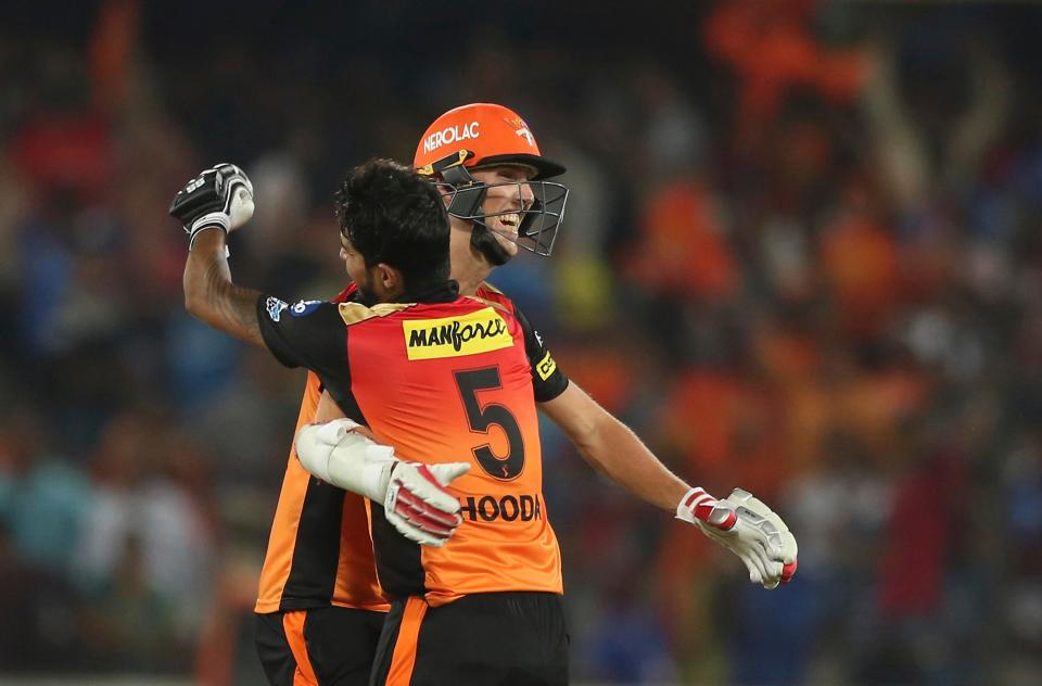  Billy Stanlake and Deepak Hooda celebrate a one-wicket win for SRH