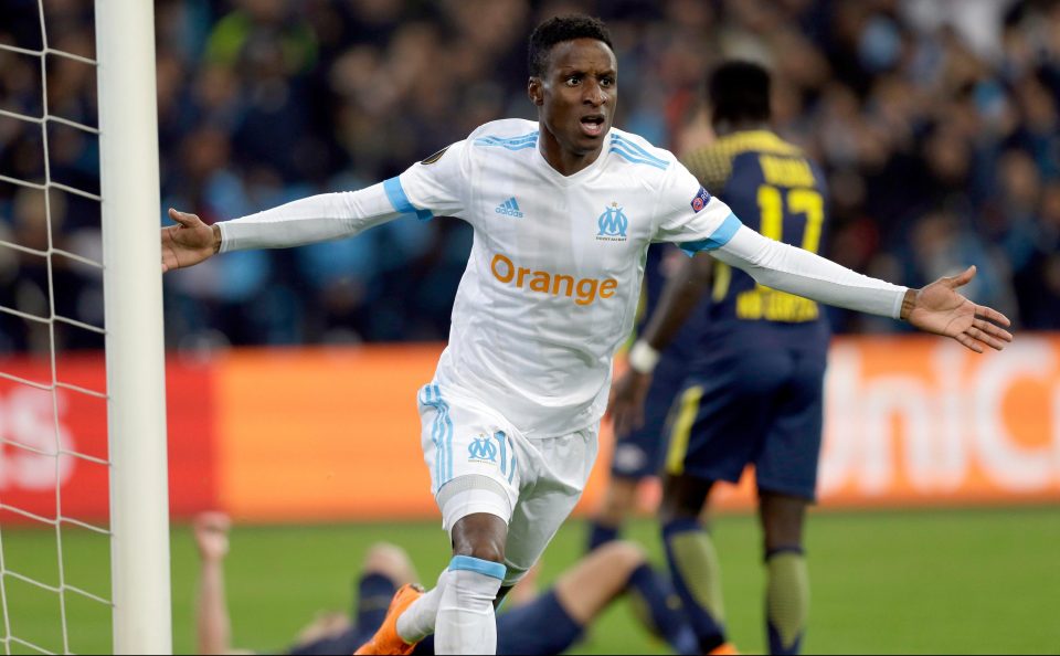  Bouna Sarr caps an an amzing start by putting Marseille 2-1 up on the night and level on aggregate