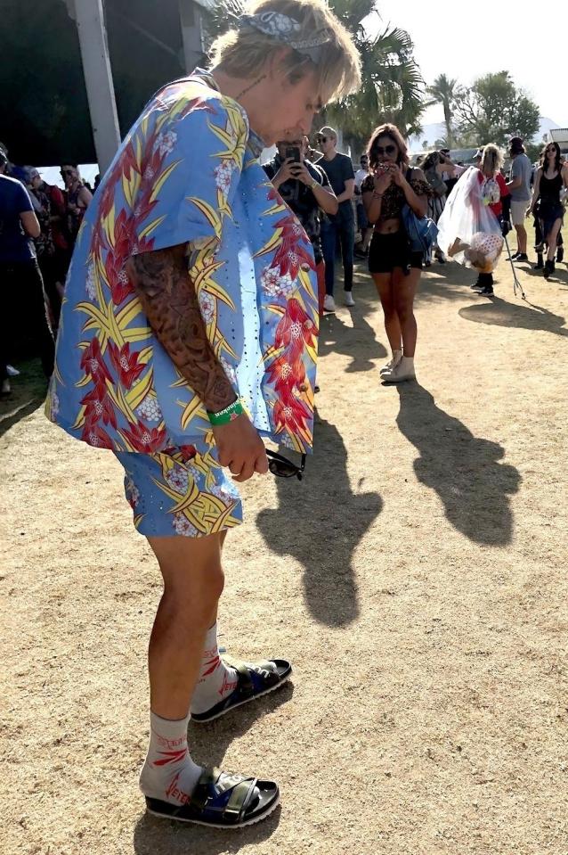  Justin Bieber took a swipe at a fellow party-goer at Coachella, according to TMZ