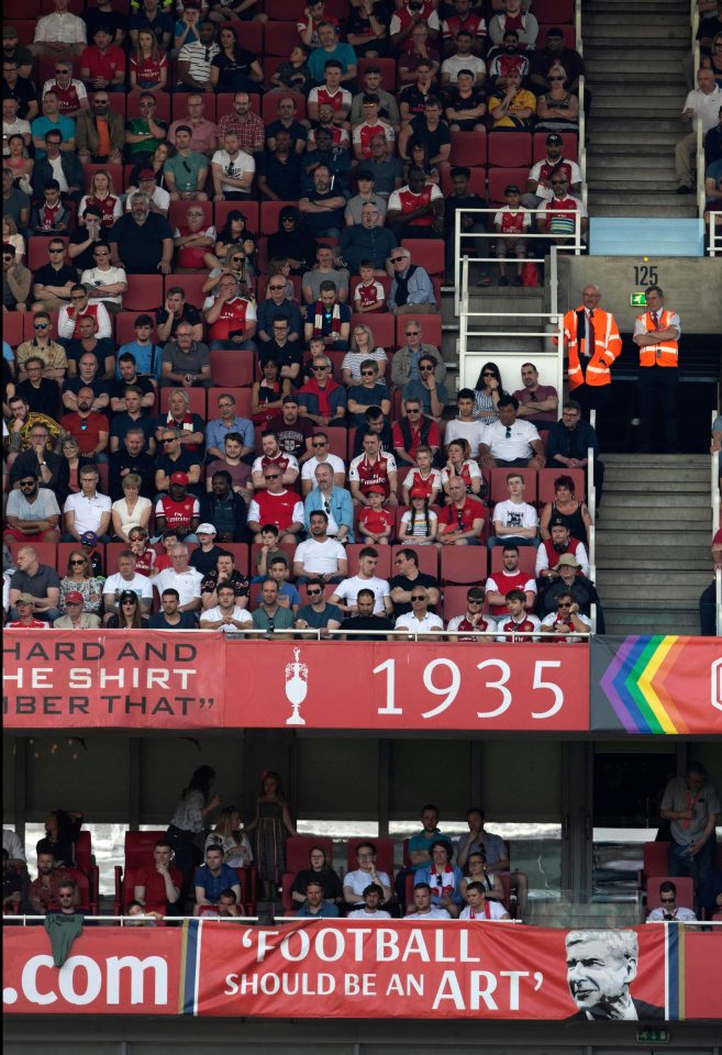  Fans were expected to turn up for the remaining home games after Wenger's announcement