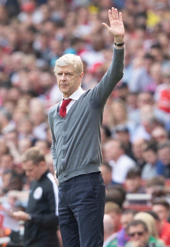  Arsene Wenger would love to take over as England boss, according to reports