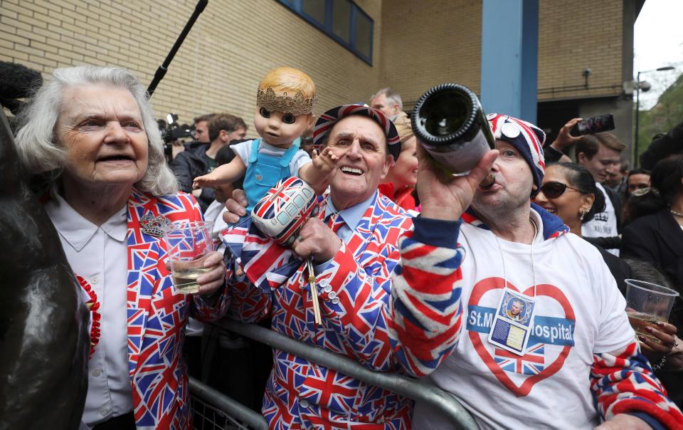  Excited royal fans yesterday celebrated the news