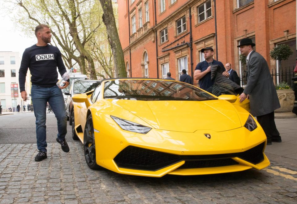  Saunders left his car on double yellow lines in central London